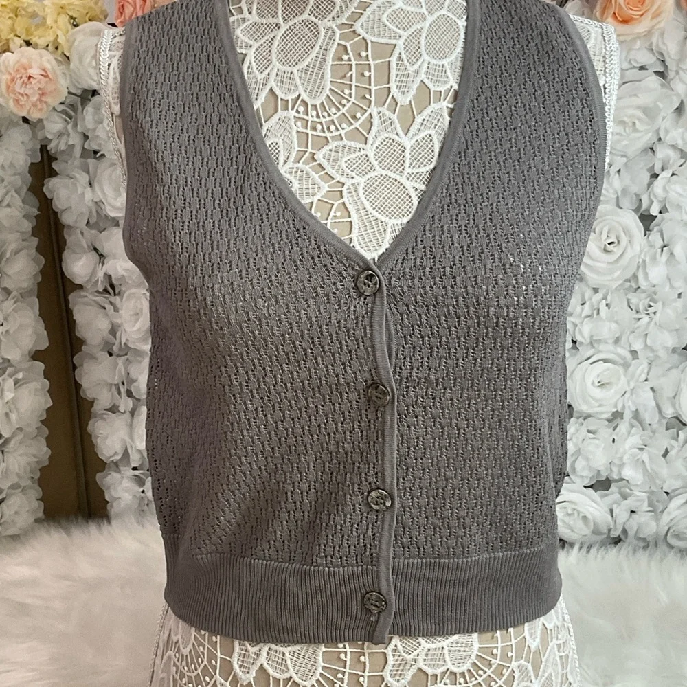 Intique Gray Sleeveless Knit Sweater Vest - Picture 8 of 11